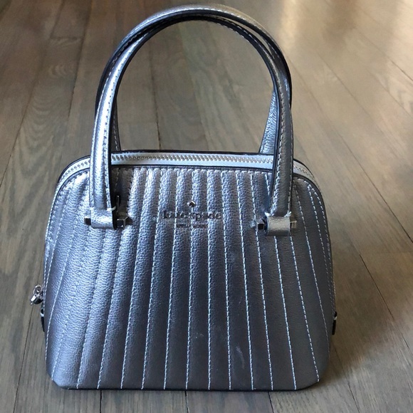 Kate Spade NWT silver mini dome crossbody🔥🔥 - Picture 4 of 15